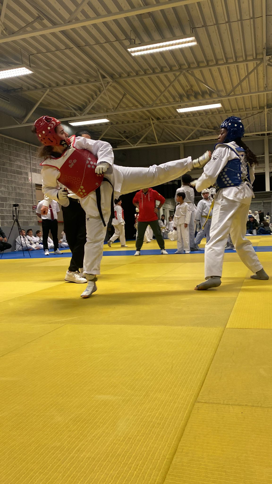Dames tijdens de taekwondotraining